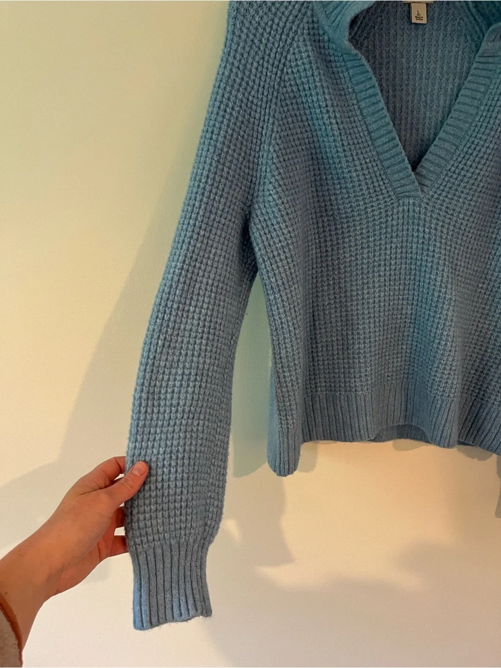 L.L. Bean Light Blue Waffle Knit V-Neck Sweater Size L - Picture 3 of 5